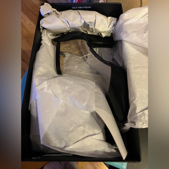 Naturalizer Gianna, black leather FS101L1001 Women’s Size 6 - Picture 2 of 8